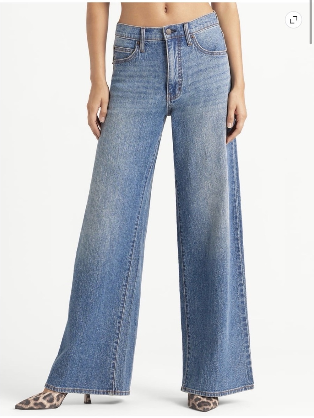 Jessica Simpson Women's Freesia Wide Leg jeans - Picture 2 of 3